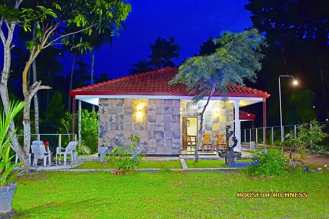 Hotel House Of Richness Negombo Exterior foto